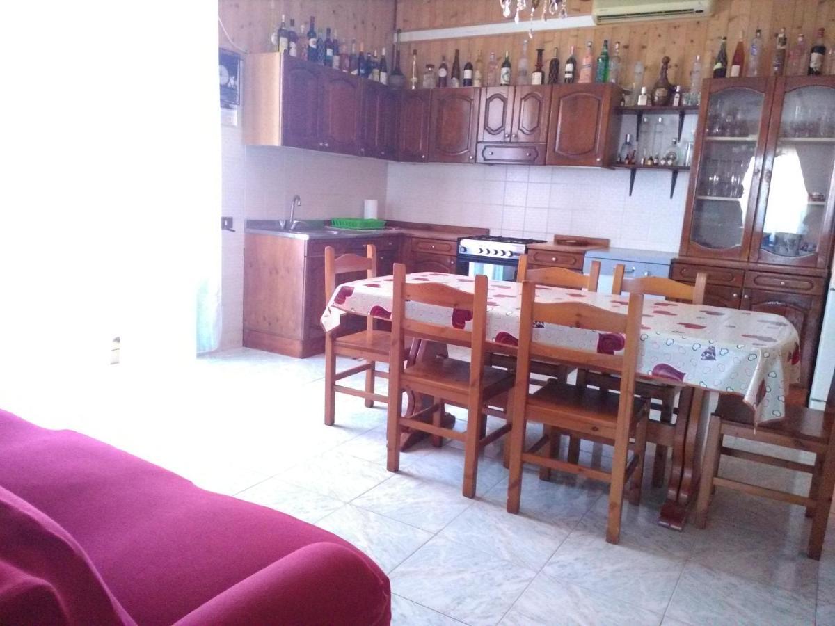 דירות פורטו צ'זראו A Casa Di Roberto מראה חיצוני תמונה